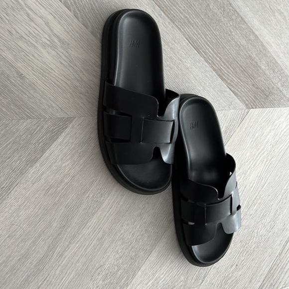 H&M black sandals - Picture 2 of 4